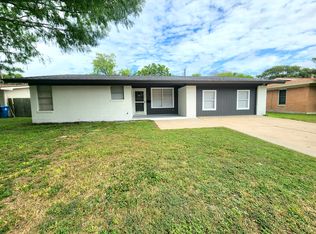 1727 Austin St, Portland, TX 78374