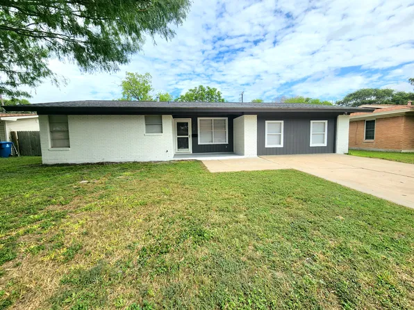 1727 Austin St, Portland, TX 78374
