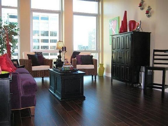 2nd image of 500 Throckmorton St APT 1005