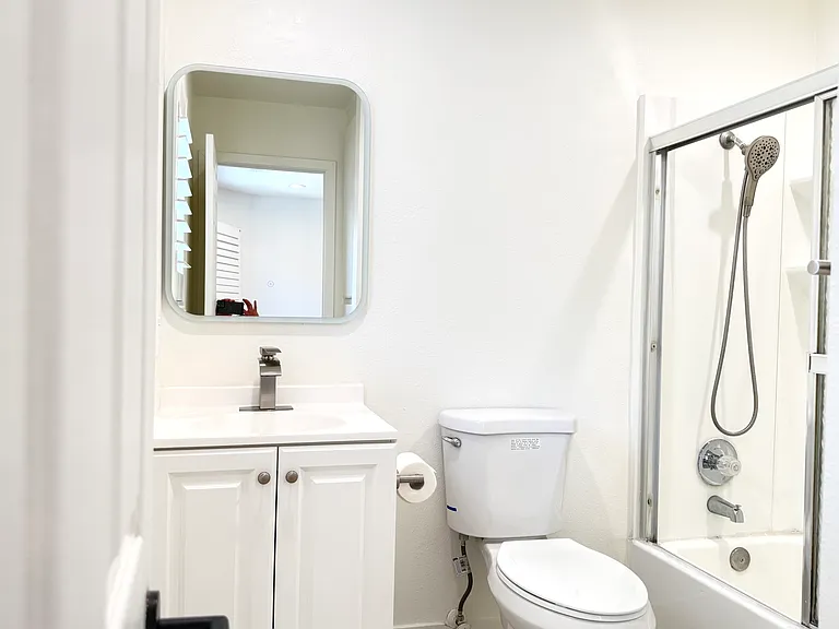 2nd bedroom en-suite bathroom