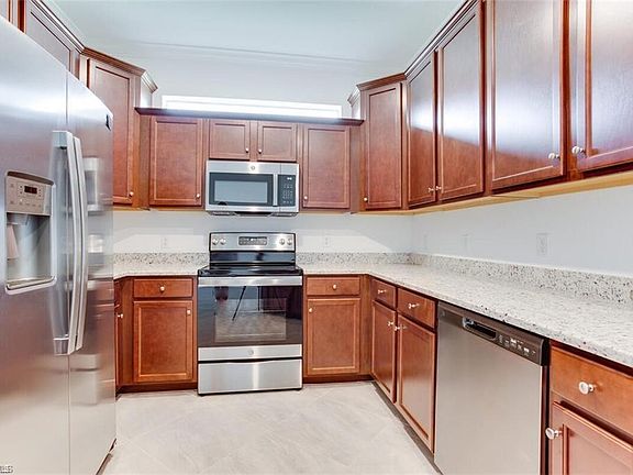 4th image of 1771 Alameda DR