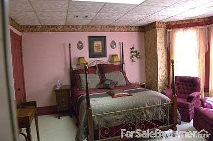 Master Bedroom w/ Bay Window
