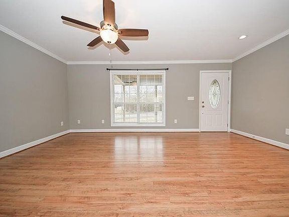 4th image of 419 Lakeview Dr SE