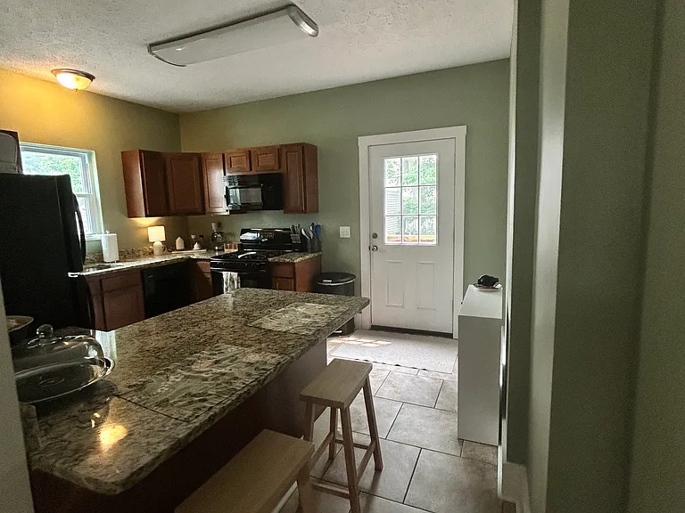 1293 Warren Rd — Photo 8