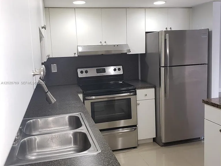 5800 SW 127th Ave #2103 — Photo 3