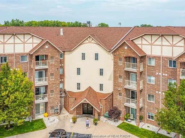 3160 Wildwood Dr #217, Windsor, ON N8R 2K8