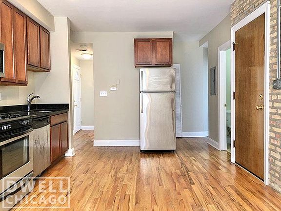 4th image of 1644 W Greenleaf Ave #3