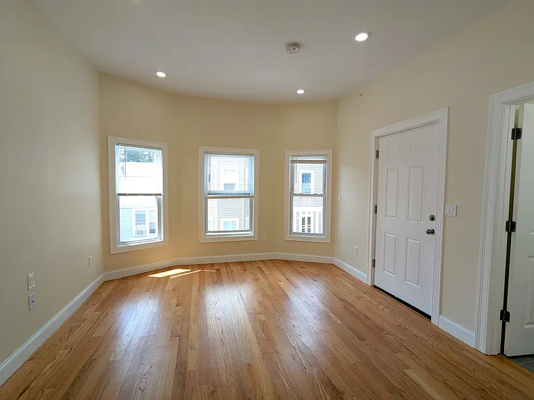 2 Sacramento Pl #3 — Photo 13