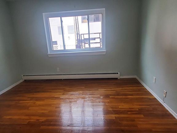 3rd image of 370 Valley St #F5