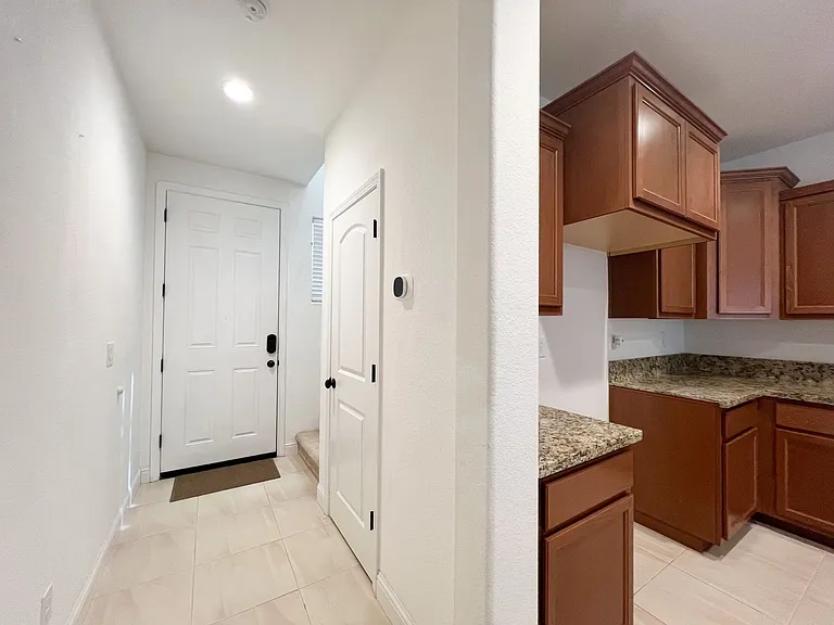 8428 Amber Valley Ln — Photo 4