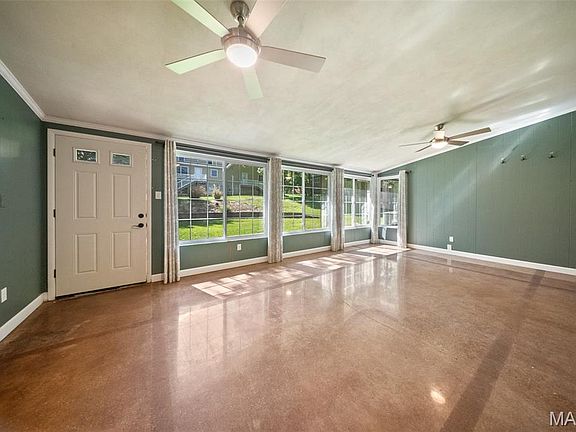 4th image of 17 McFarland Dr