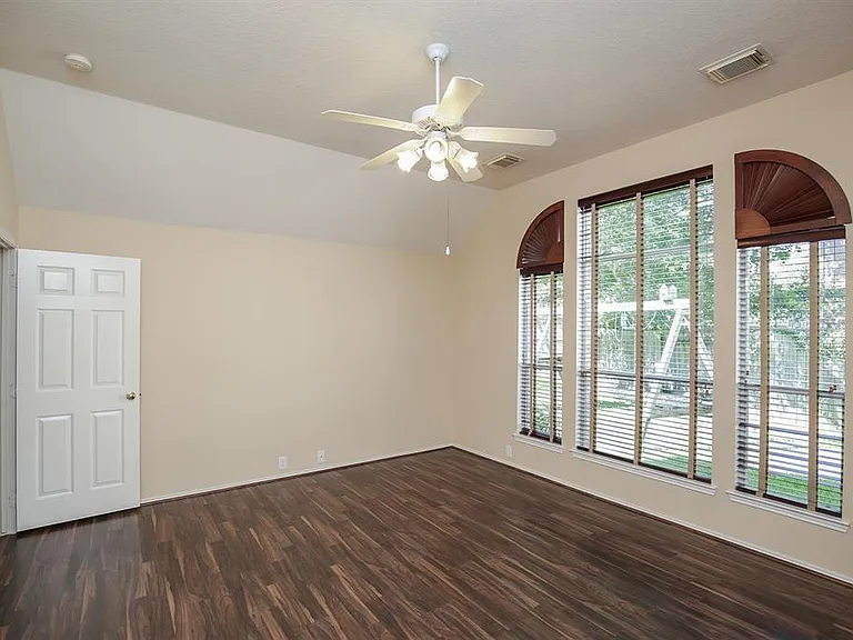 20502 Pioneer Bend Ct — Photo 15