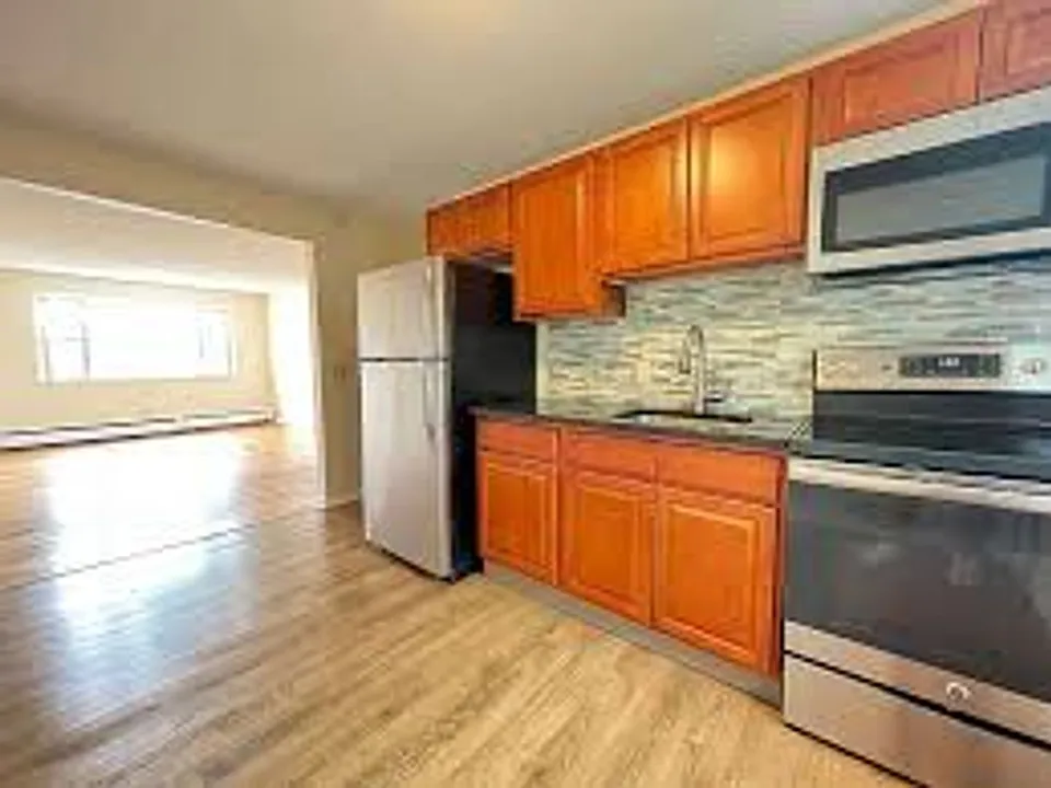 161 W Spring St #B3