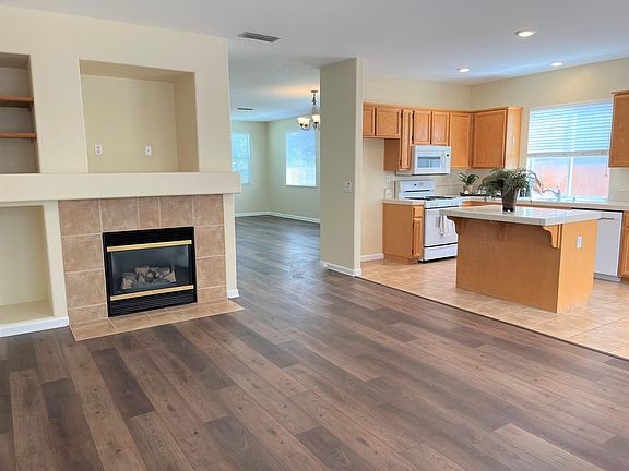 2nd image of 2795 Mallard Way