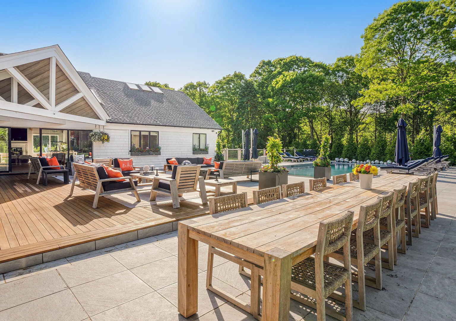 Sagaponack Estate with pool, hot tub, tennis court, basketball — Photo 4