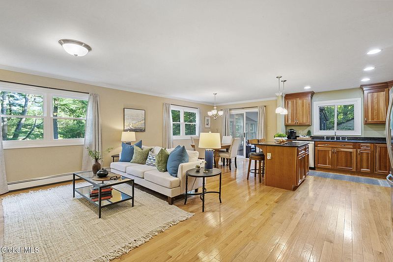 5th image of 276 Northern Pines Road