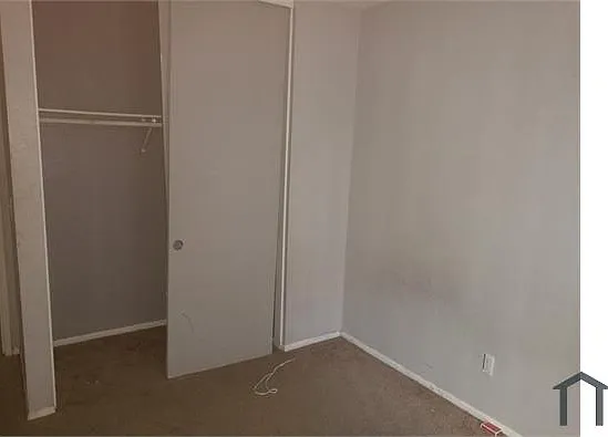 2421 W Acacia Ave — Photo 13