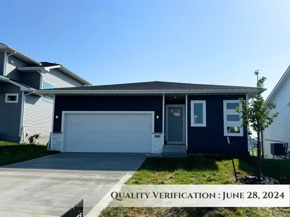 16609 Mill Pond Dr, Urbandale, IA 50323