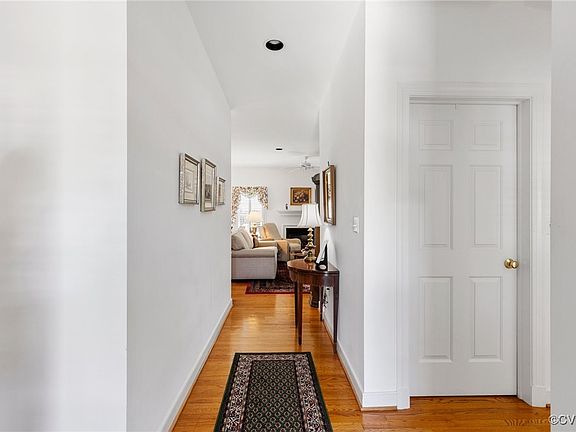 2nd image of 4909 Lakemere Ct