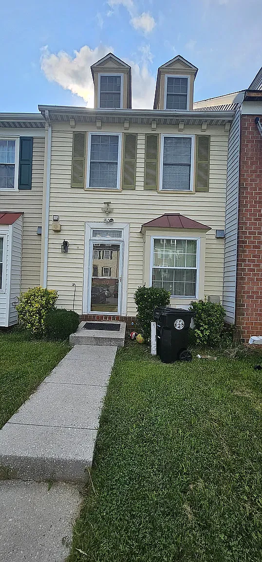 3 bed, 3.5 bath, 1032 sqft, $2,500 — Photo 1