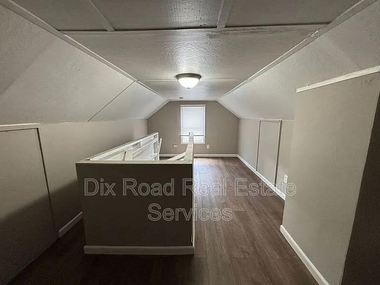 660 Gramont Ave — Photo 20