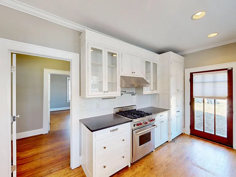 2100 Rozzelles Ferry Rd — Photo 15