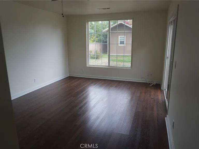 2528 W Flower Ave — Photo 13