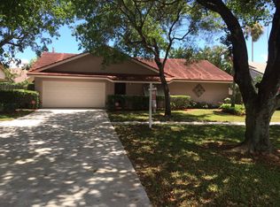 390 N Country Club Blvd, Boca Raton, FL 33487