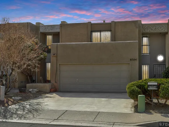 6704 Los Trechos Ct NE, Albuquerque, NM 87109