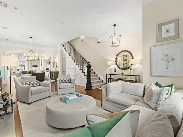 630 Hudson Street image 1 of 50