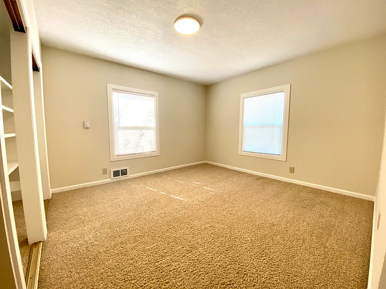 504-506 SW Primrose St — Photo 13