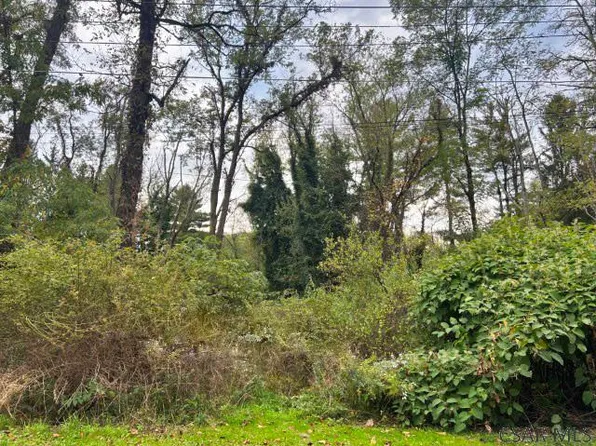 Robinson Ave, Johnstown, PA 15905