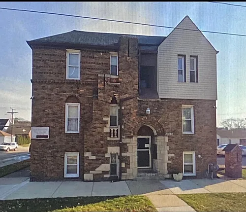 7542 Manor St Photo 1