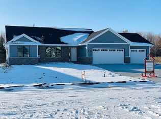 3000 Scarlet Oak Rd, De Pere, WI 54115