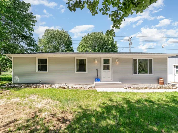 7205 N Gilmore Rd, Farwell, MI 48622