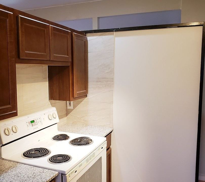 1st image of 90 Taney Dr