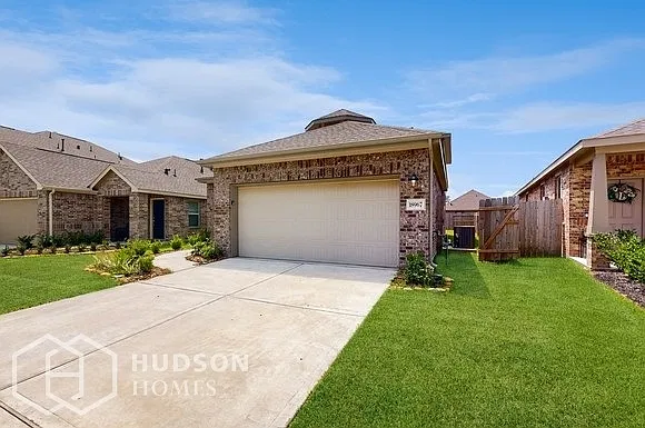 4 bed, 2.5 bath, 1853 sqft, $2,025 — Photo 3