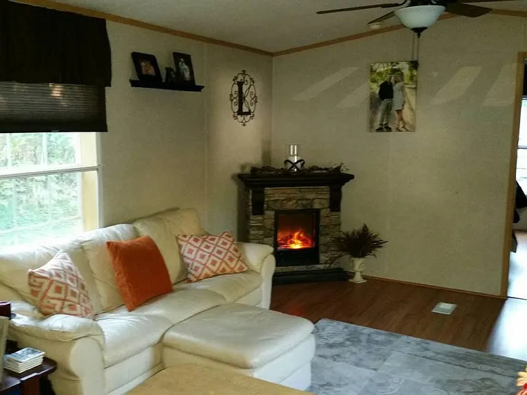 15 Reinhardt Hl — Photo 1