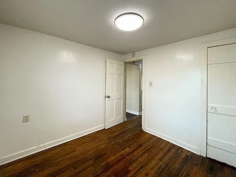 939 E 9th Ave — Photo 13