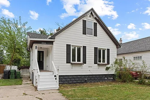 1533 Alexis Rd Photo 1