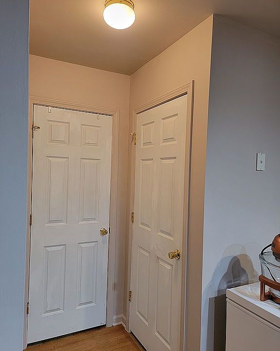 Kitchen, pantry & laundry