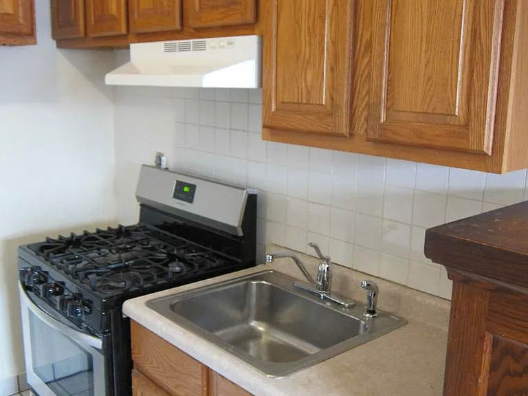 3807 N Oakland Ave #8 — Photo 14