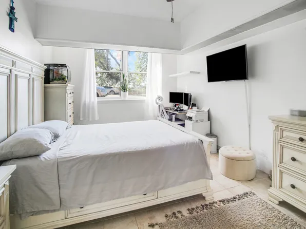 9801 Shore Road image 8 of 12