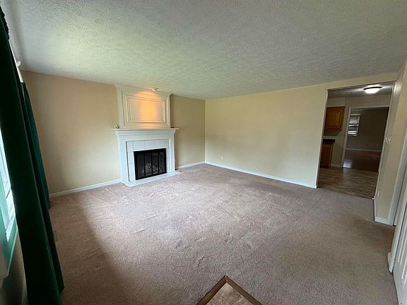 5th image of 632 Amherst Dr