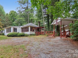 61 Bo Diddly Ln, Cedar Mountain, NC 28718