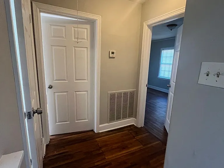 1467 Oberle Ave — Photo 6