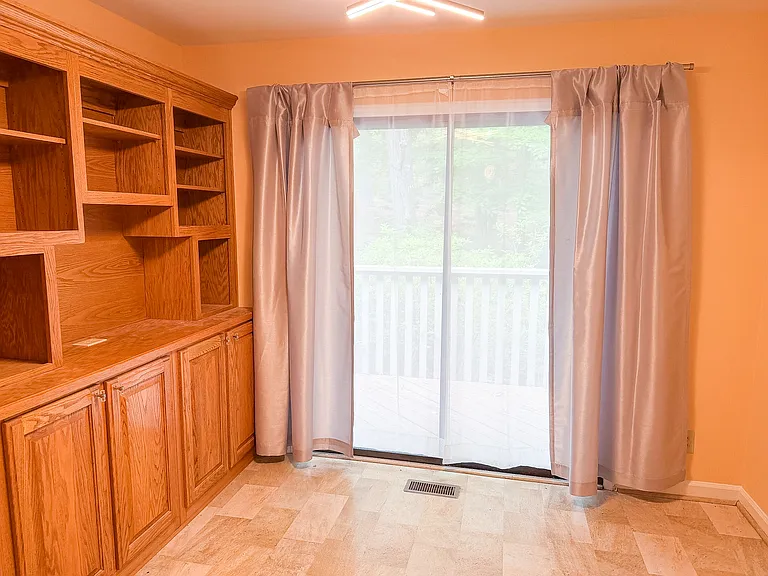 106 Montrose Dr — Photo 13