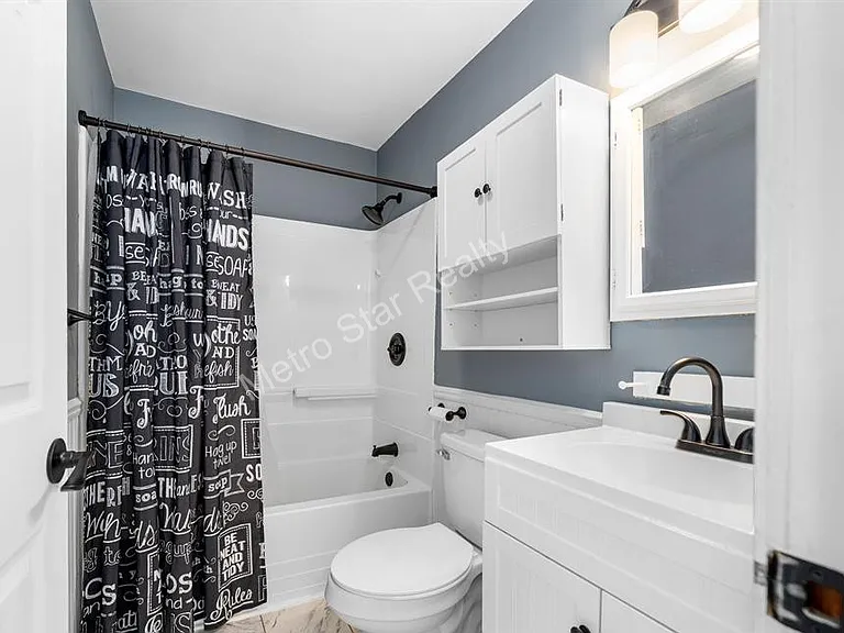 23084 Pilgrim Ave — Photo 14
