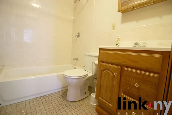 Rented by Link NY Realty | media 19