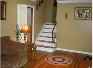 1020 Windsor Rd, Teaneck, NJ 07666